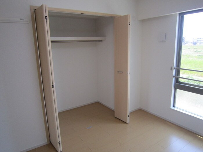 プレウスの物件内観写真