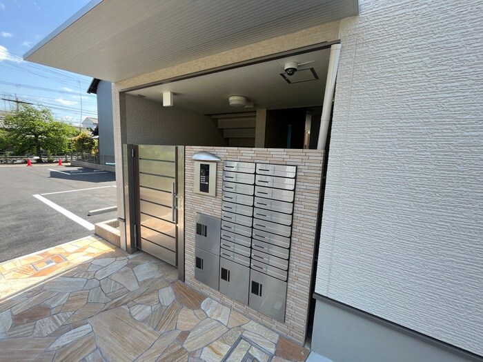 リバーサイド東久宝寺十番館の物件外観写真