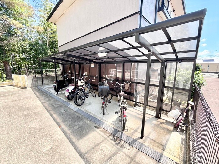 カルチェ東香里の物件外観写真