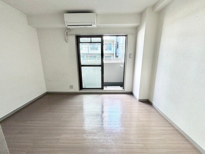 リヴァ－シャロウ西三荘の物件内観写真