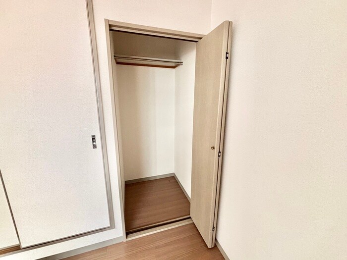 リヴァ－シャロウ西三荘の物件内観写真