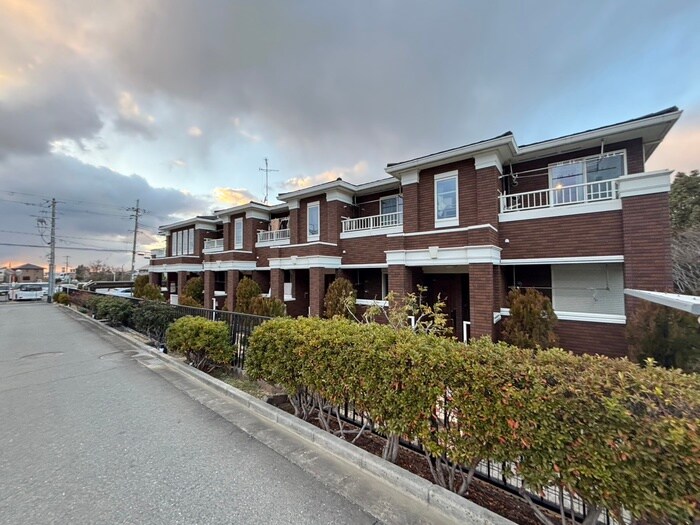 ユング フラウⅢの物件外観写真