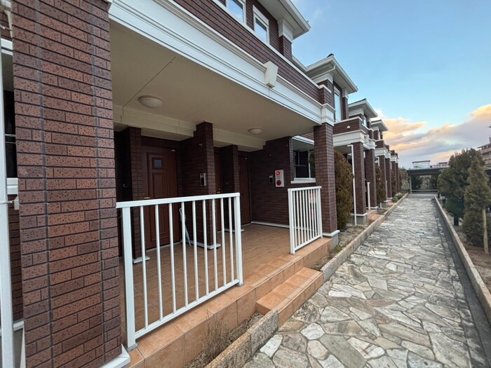 ユング フラウⅢの物件外観写真