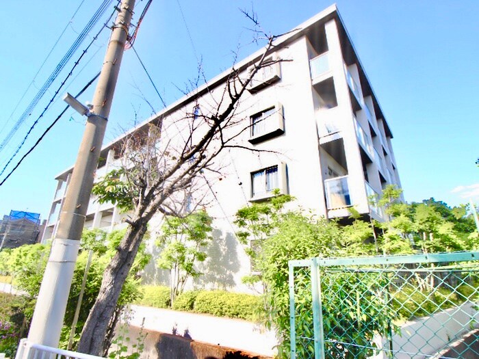 アビタシオンデュプルミエの物件外観写真