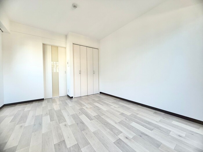 ローブコート六地蔵駅前の物件内観写真