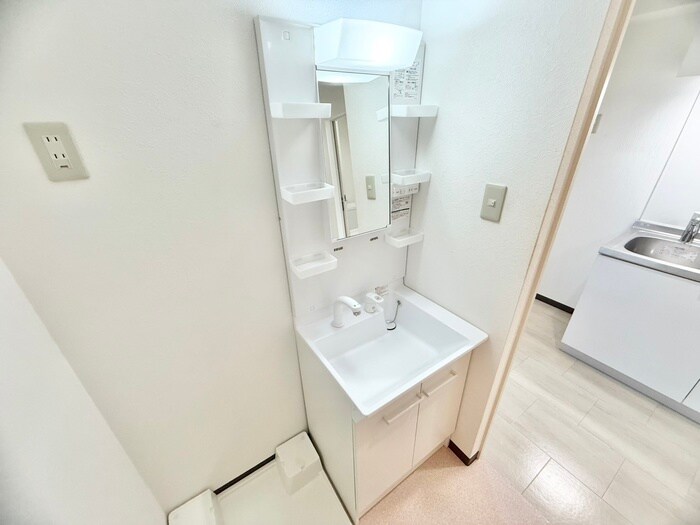 ローブコート六地蔵駅前の物件内観写真