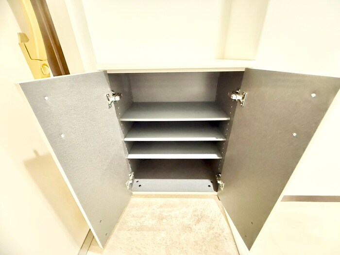 ローブコート六地蔵駅前の物件内観写真