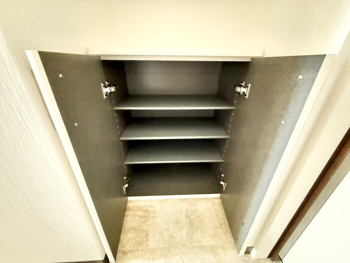 ローブコート六地蔵駅前の物件内観写真