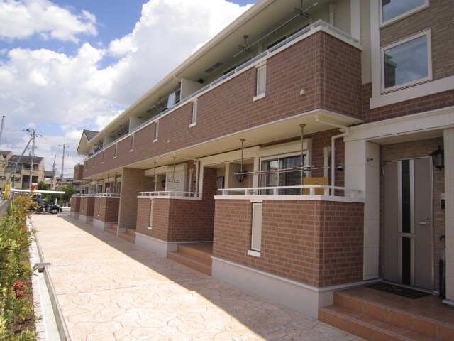 セレニテの物件外観写真