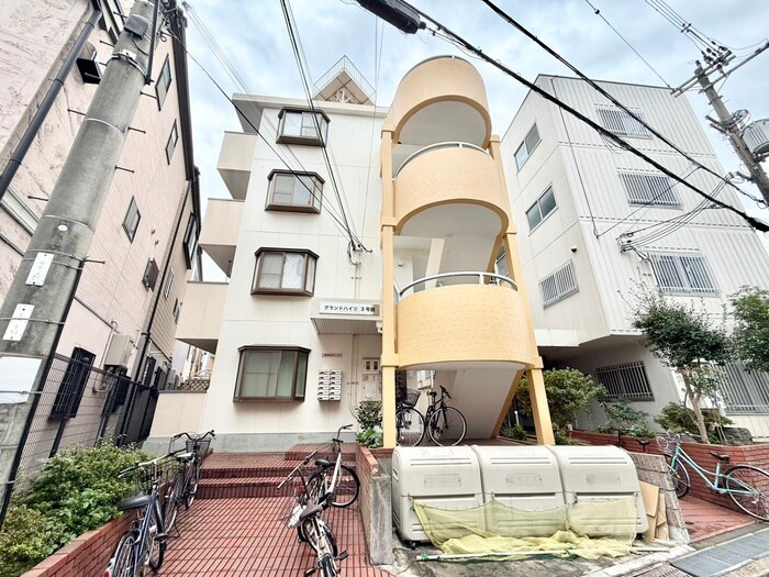 グランドハイツ３号館の物件外観写真