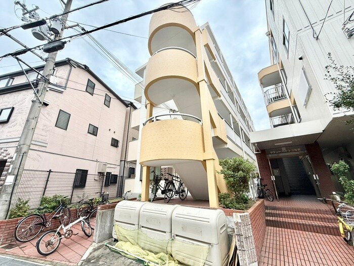 グランドハイツ３号館の物件外観写真