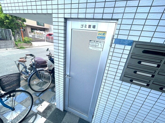 ＳＱＵＡＲＥ　ＣＯＵＲＴの物件外観写真