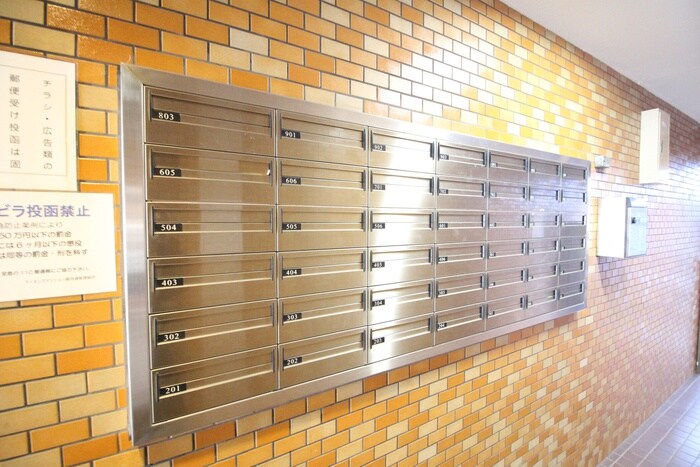 ﾗｲｵﾝｽﾞﾏﾝｼｮﾝ御池通(902)の物件外観写真