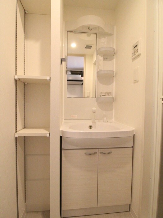 ﾌｧｰｽﾄﾌｨｵｰﾚ神戸湊町(905)の物件内観写真