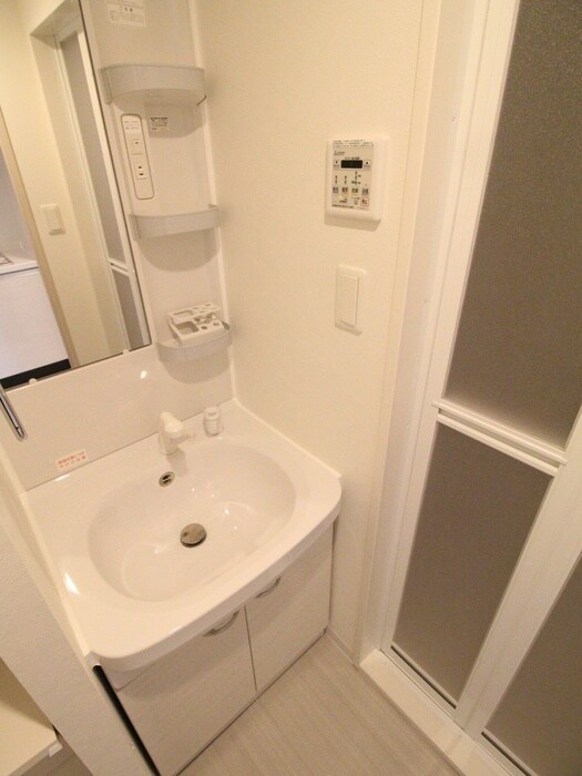 ﾌｧｰｽﾄﾌｨｵｰﾚ神戸湊町(905)の物件内観写真