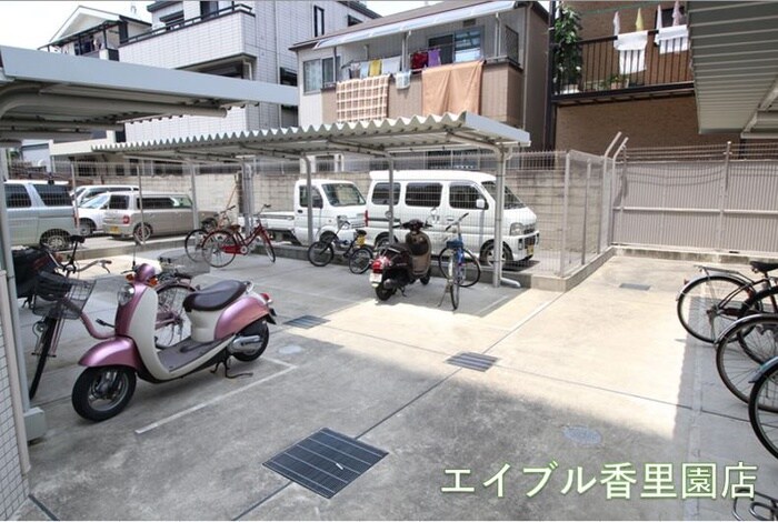 ＰＲＥＳＴＡＮＣＥ香里の物件外観写真