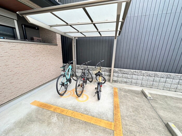 アパートメント二条城の物件外観写真