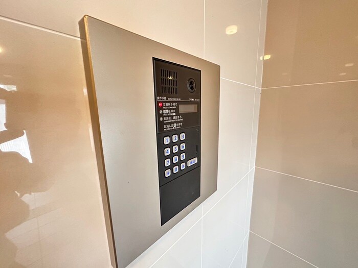 アパートメント二条城の物件外観写真