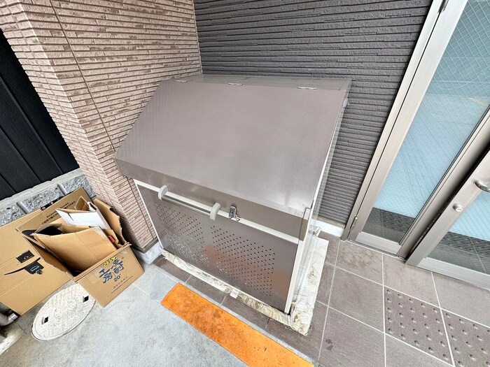 アパートメント二条城の物件外観写真