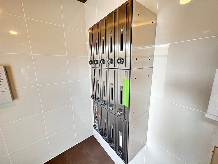 アパートメント二条城の物件外観写真