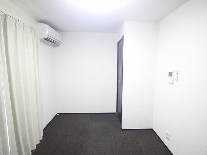 アパートメント二条城の物件内観写真