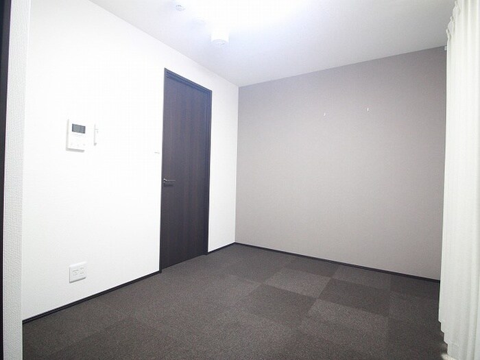 アパートメント二条城の物件内観写真