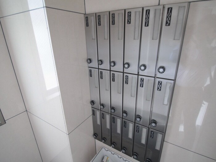 アドーラブル船場の物件外観写真