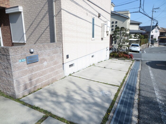 サンシャインコ－トの物件外観写真