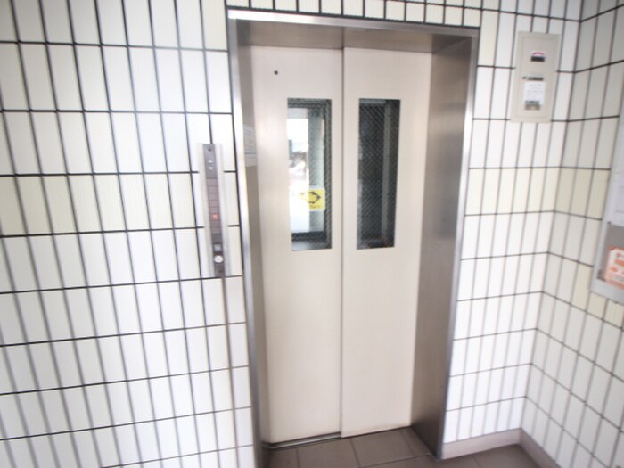 サンシャイン塚口の物件外観写真