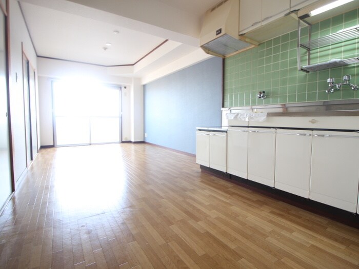 サンシャイン塚口の物件内観写真