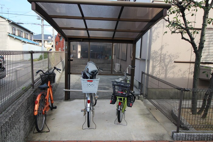 ロイヤルもずＡ棟の物件外観写真