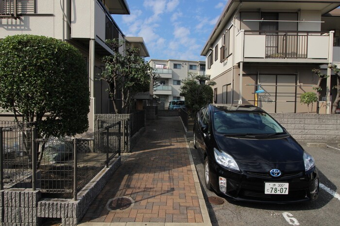 ロイヤルもずＡ棟の物件外観写真