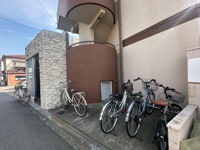 KIYOTAビルの物件外観写真