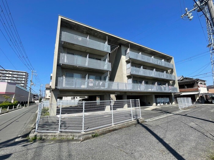 シャルル泉大津の物件外観写真