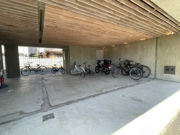 シャルル泉大津の物件外観写真