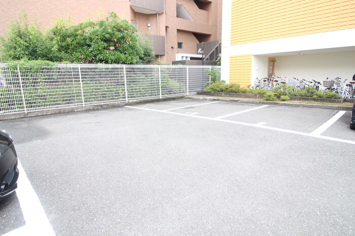 ドマ－ニの物件外観写真