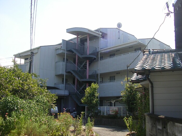 サニーコート太子の物件外観写真