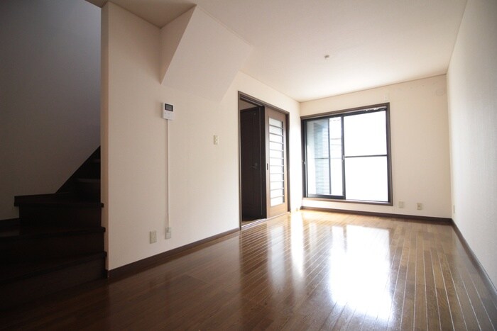 寺戸町山縄手戸建の物件内観写真