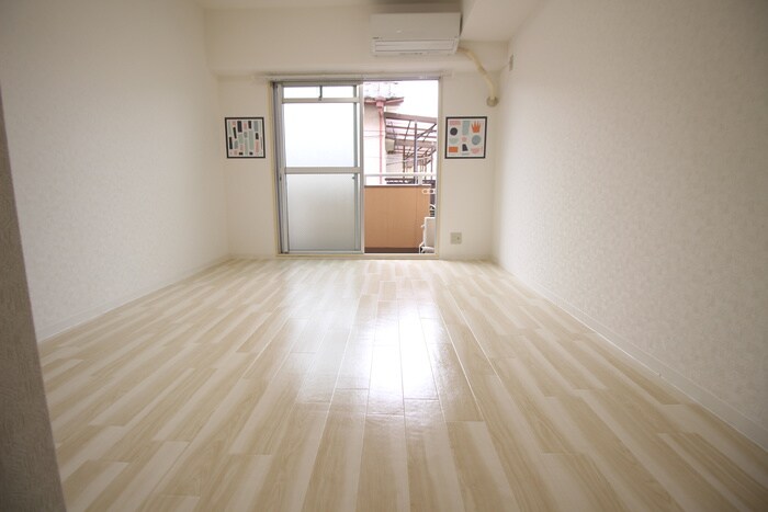 ドゥエルミヤザキの物件内観写真