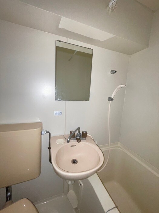 ドゥエルミヤザキの物件内観写真