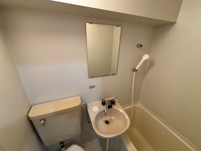 ドゥエルミヤザキの物件内観写真