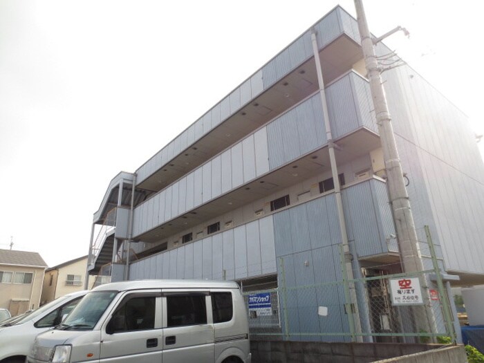 ドミール蛍池の物件外観写真