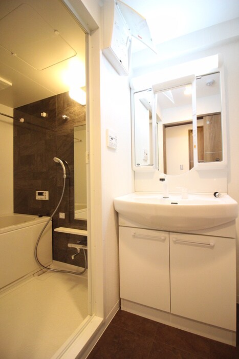 グランブルー高槻の物件内観写真