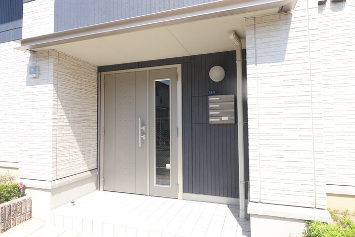 レ－クタウンＥ棟の物件外観写真