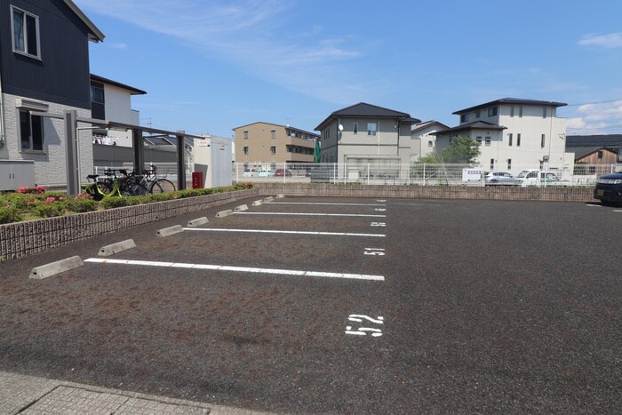 レ－クタウンＥ棟の物件外観写真