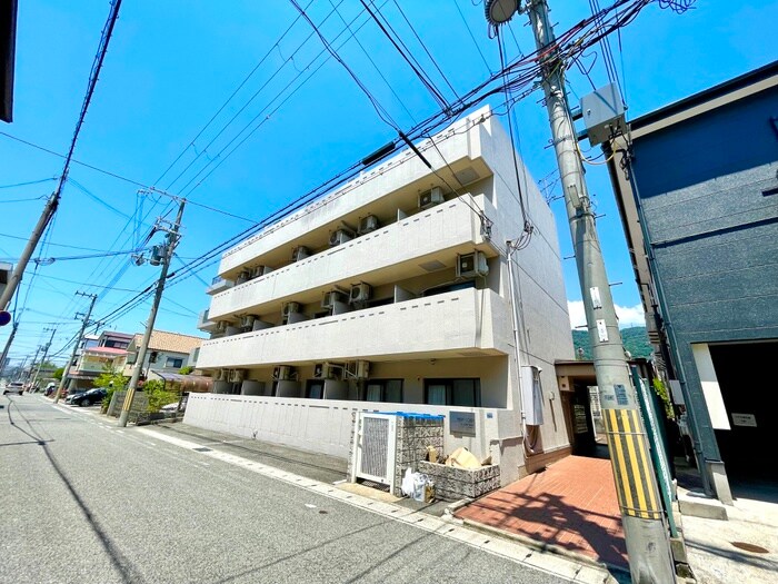 ハッピ－コ－ト甲南山手の物件外観写真