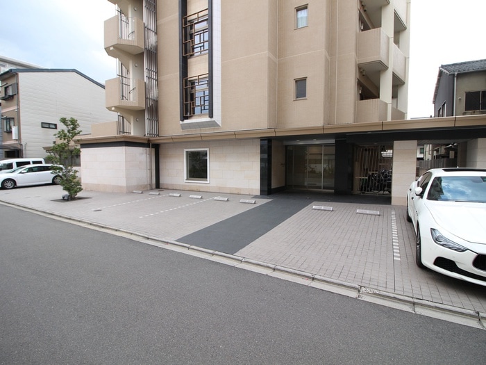 モンドール西院の物件外観写真