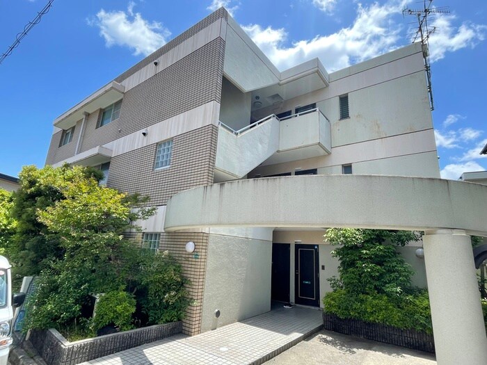 ロイヤルメゾン甲東園Ⅲの物件外観写真