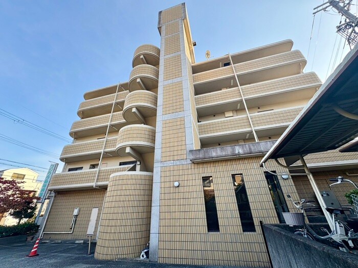 グランプレジールの物件外観写真