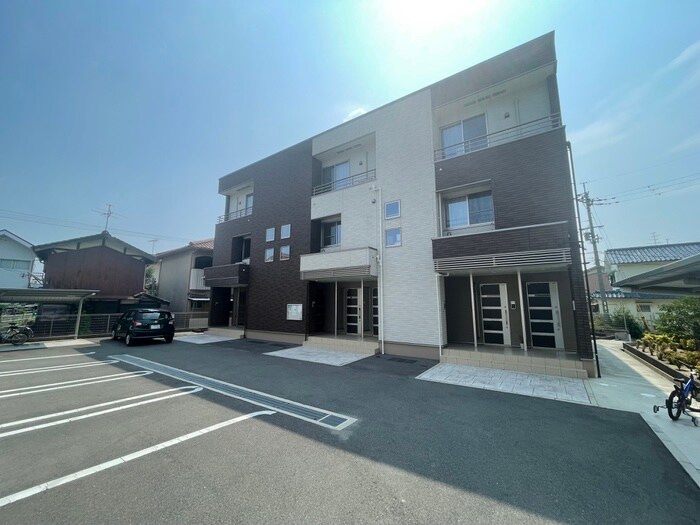 カルム　ルラ－シュの物件外観写真